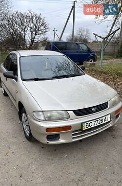 Седан Mazda 323 1996 в Буске