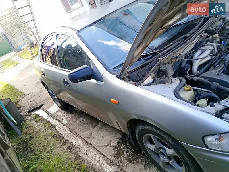 Mazda 323 1998