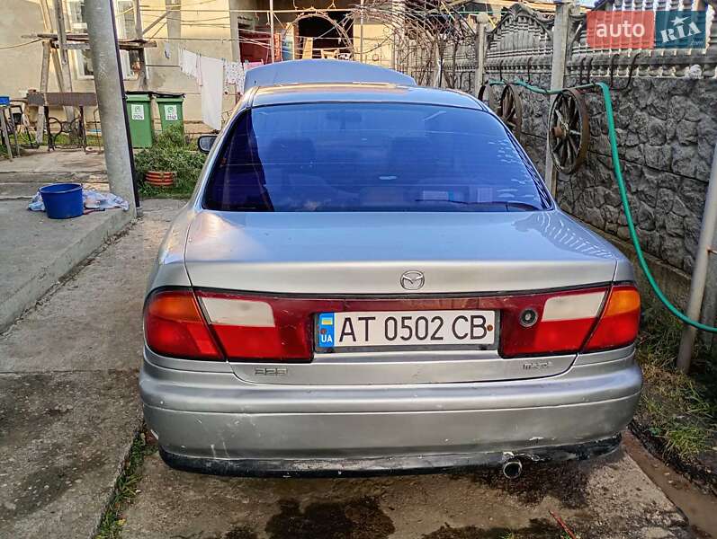 Седан Mazda 323 1998 в Ивано-Франковске