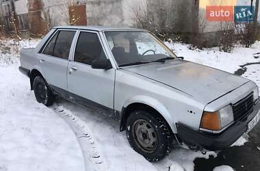 Седан Mazda 323 1988 в Калуше