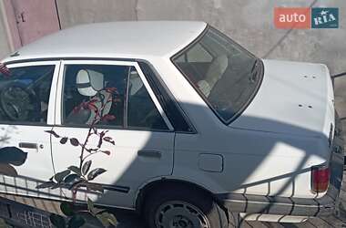 Седан Mazda 323 1987 в Одессе