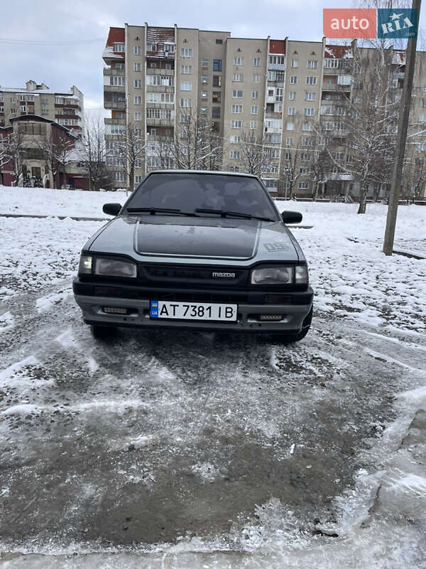 Седан Mazda 323 1986 в Ивано-Франковске