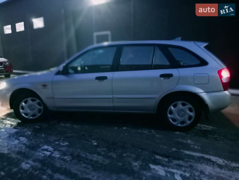 Хэтчбек Mazda 323 2001 в Киеве