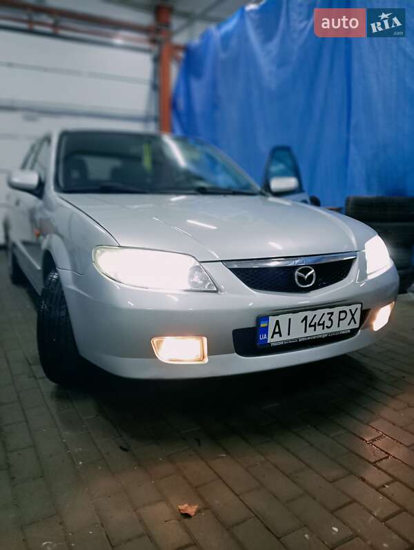 Хэтчбек Mazda 323 2001 в Киеве