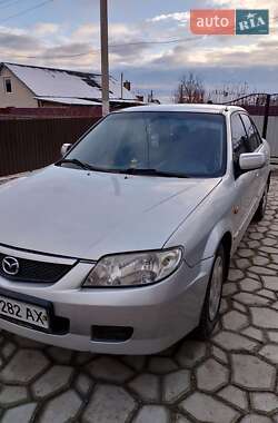 Седан Mazda 323 2003 в Заставній