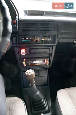 Седан Mazda 323 1988 в Херсоні