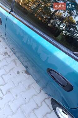 Хэтчбек Mazda 323 1996 в Киеве