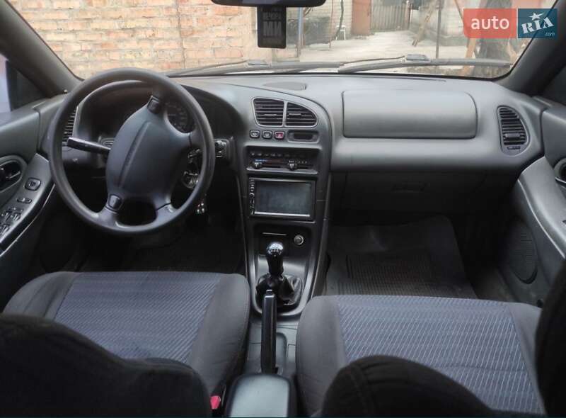 Хэтчбек Mazda 323 1995 в Кривом Роге