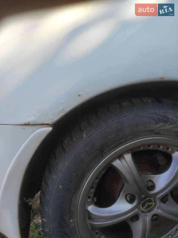 Хэтчбек Mazda 323 1995 в Кривом Роге