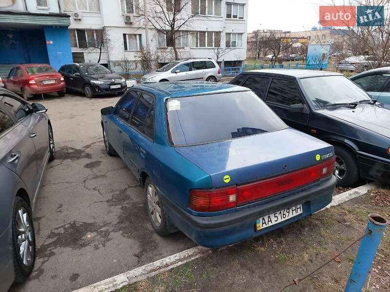 Седан Mazda 323 1992 в Києві