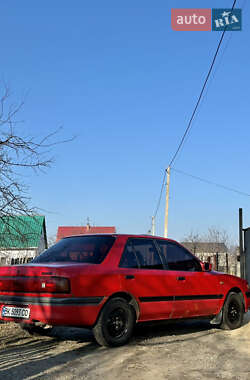 Седан Mazda 323 1992 в Вараше