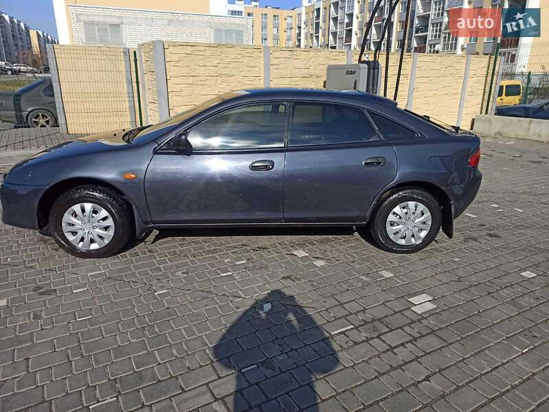 Хетчбек Mazda 323 1997 в Авангарді фото 6 Хетчбек Mazda 323 1997 в Авангарді