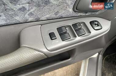 Седан Mazda 323 1999 в 