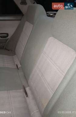 Седан Mazda 323 1994 в 