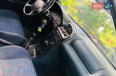 Хэтчбек Mazda 323 1994 в 