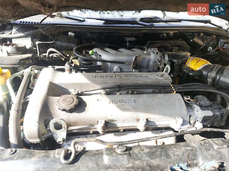 Седан Mazda 323 1996 в Запоріжжі