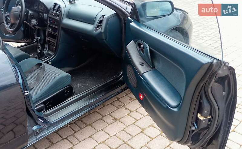 Хэтчбек Mazda 323 1995 в Виннице