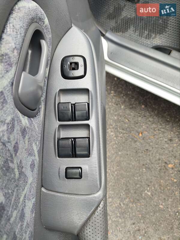 Хэтчбек Mazda 323 1998 в Светловодске