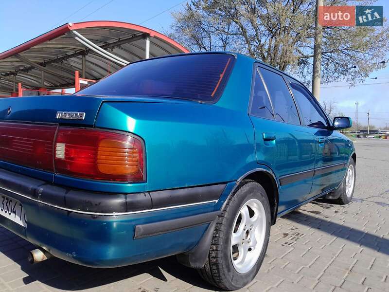 Mazda 323 1996