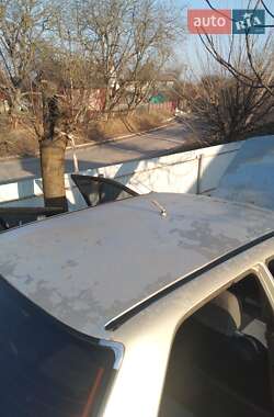 Седан Mazda 323 1993 в 