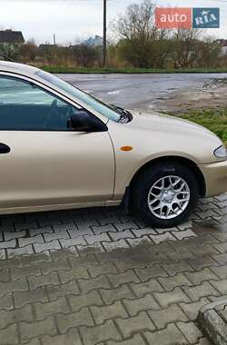 Седан Mazda 323 1996 в 