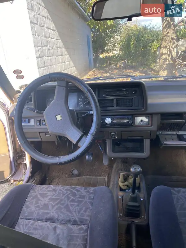 Mazda 323 1980