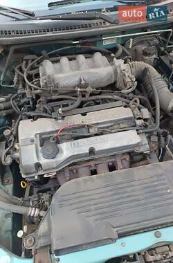 Хетчбек Mazda 323 2002 в 