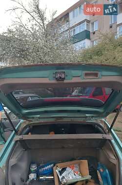 Хетчбек Mazda 323 2002 в 