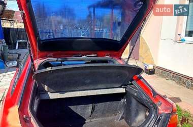 Хэтчбек Mazda 323 1998 в 