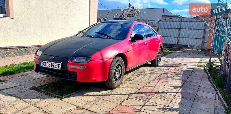 Хэтчбек Mazda 323 1998 в 