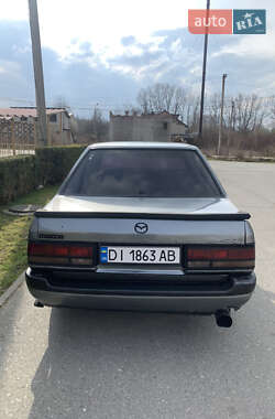 Седан Mazda 323 1986 в 