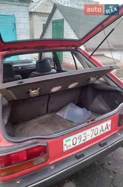 Хетчбек Mazda 323 1987 в 