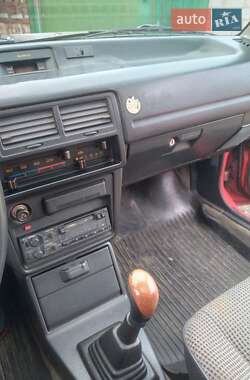 Хетчбек Mazda 323 1987 в 