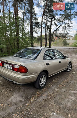 Седан Mazda 323 1995 в 