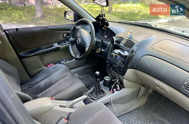 Седан Mazda 323 2001 в 