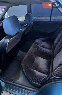 Седан Mazda 323 1995 в 