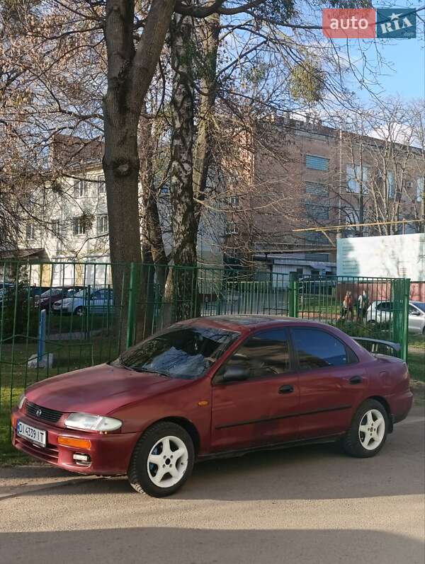 Седан Mazda 323 1996 в Ровно