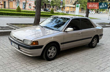 Седан Mazda 323 1995 в 