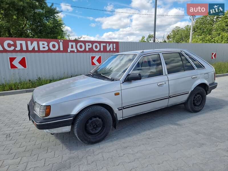 Хэтчбек Mazda 323 1987 в Кременце