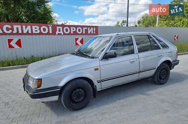 Хетчбек Mazda 323 1987 в 