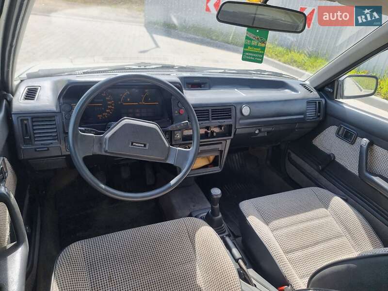 Хэтчбек Mazda 323 1987 в Кременце