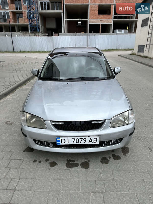 Хетчбек Mazda 323 2001 в 