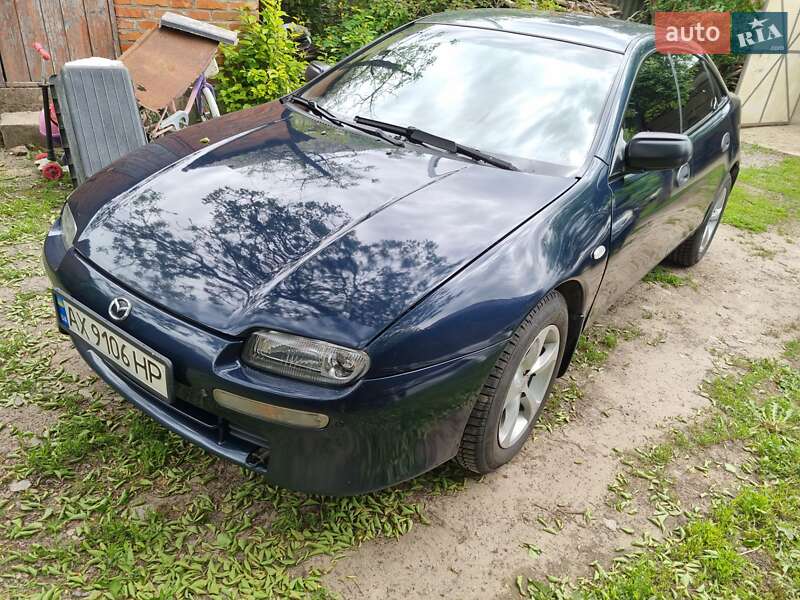 Хетчбек Mazda 323 1996 в 