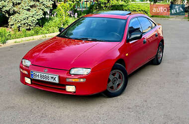 Хэтчбек Mazda 323 1995 в 