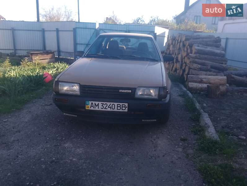 Седан Mazda 323 1987 в Житомире