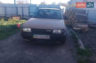 Седан Mazda 323 1987 в 