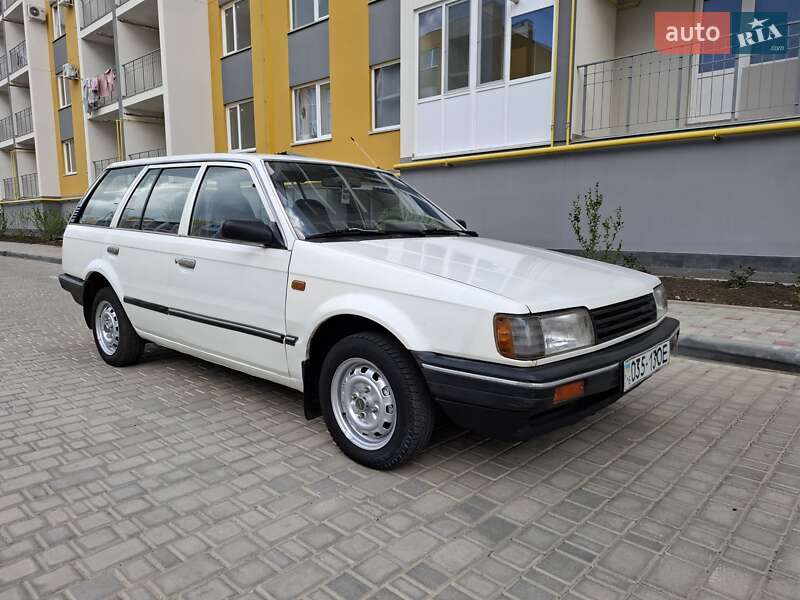 Универсал Mazda 323 1987 в Одессе