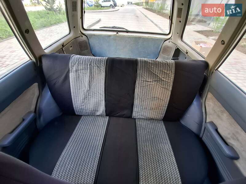 Универсал Mazda 323 1987 в Одессе