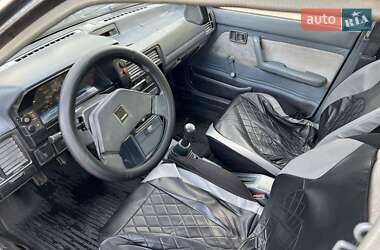 Универсал Mazda 323 1987 в 
