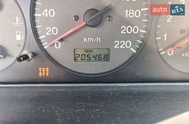 Хэтчбек Mazda 323 1999 в 